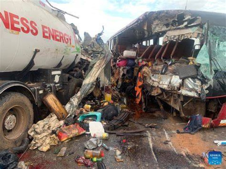 
20 Deaths Reported After Bus and Fuel Tanker Clash 