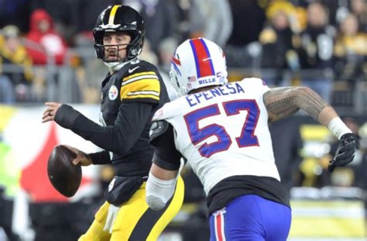 
Aaron Rodgers Slams ‘Armchair Quarterback’ Analysts, Defends Himself After Fifth Straight Loss 