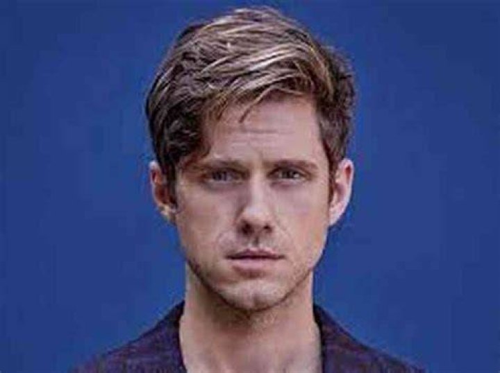 Aaron Tveit Height, Weight, Net Worth, Age, Birthday, Wikipedia, Who, Nationality, Biography