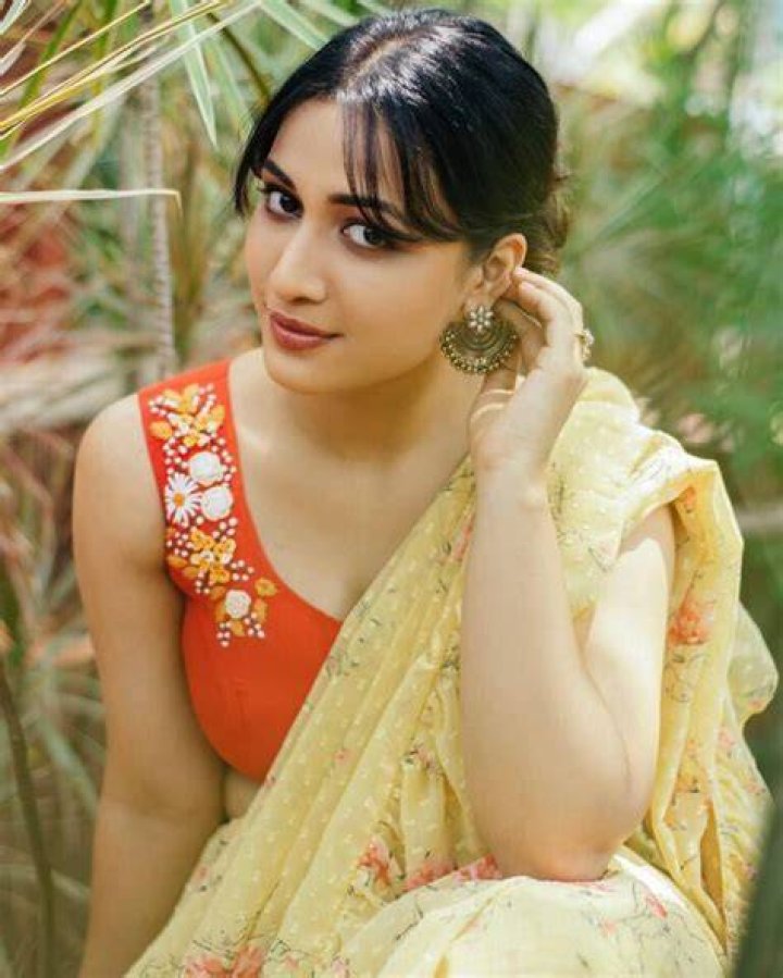 Aayushi Bhave Height, Weight, Net Worth, Age, Birthday, Wikipedia, Who, Nationality, Biography