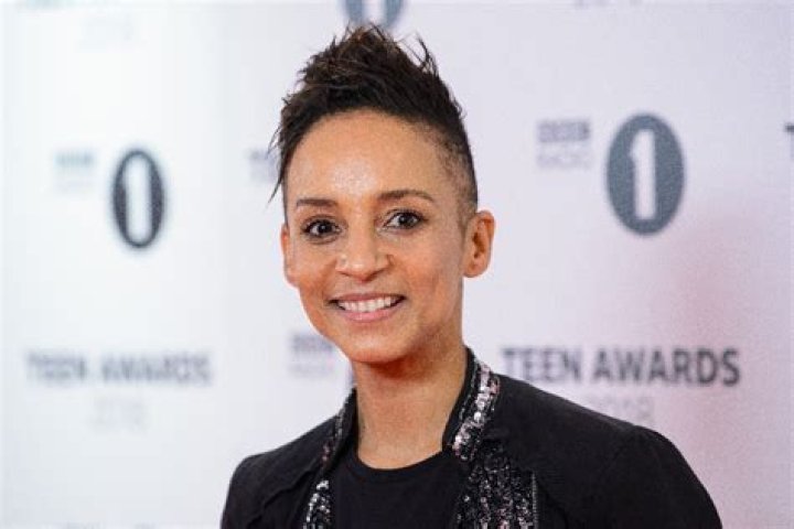 
Adele Roberts Mum Illness, Suffering From Bowl Cancer – Health Update And Age 