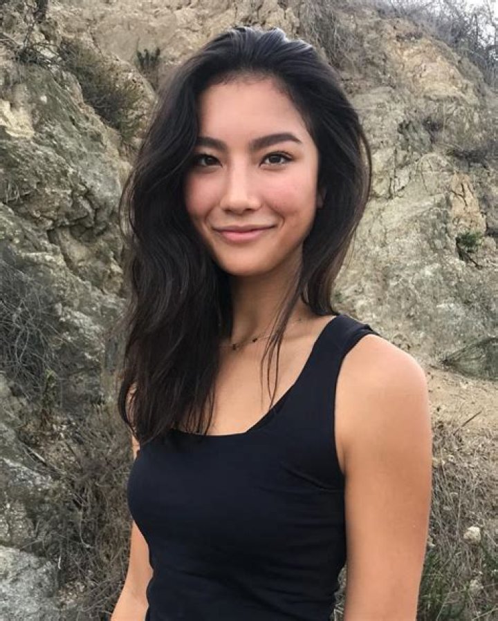 
Adeline Rudolph’s Wiki: Age, Height, Boyfriend, Family, Net Worth 