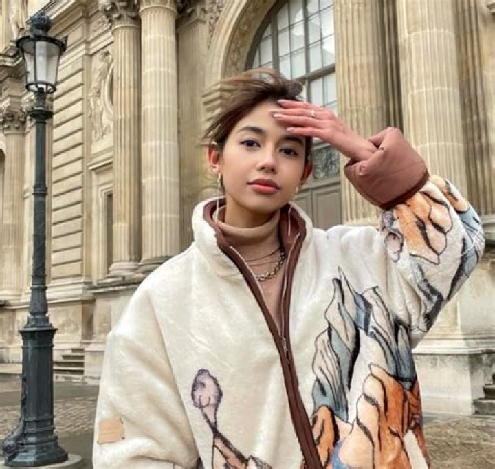 
Alexa Miro Parents: Where Are They From? 