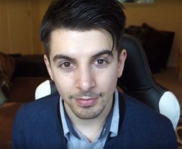 Ali Larsen – Gross Gore Height, Weight, Net Worth, Age, Birthday, Wikipedia, Who, Instagram, Biography