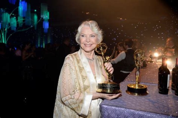 Amelia Burstyn Height, Weight, Net Worth, Age, Birthday, Wikipedia, Who, Instagram, Biography