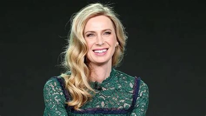Anne Louise Dudek Height, Weight, Net Worth, Age, Birthday, Wikipedia, Who, Instagram, Biography