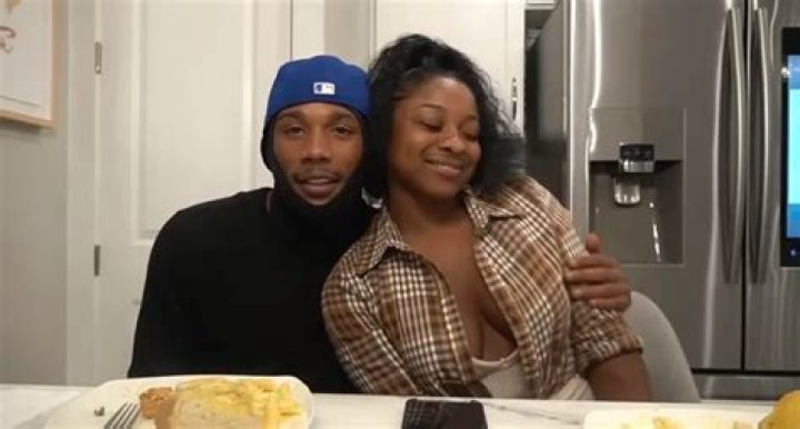 
Ar’mon Warren Addresses DJ Akademiks Disrespecting His Reginae Relationship— “That’s A Beautiful Young Lady” 