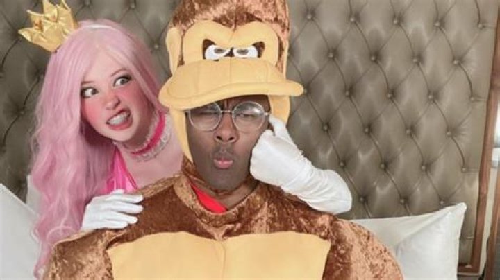 
Are Twomad and Belle Delphine Dating? Internet Is Concerned After The Two Recently Appear Together 