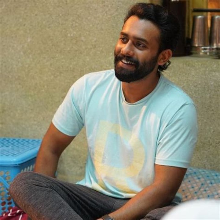 
Arjun Ashokan Height, Weight, Net Worth, Age, Birthday, Wikipedia, Who, Nationality, Biography 