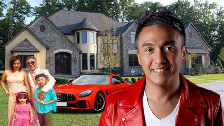 Arnel Pineda Age, Birthday, Wikipedia, Who, Nationality, Biography