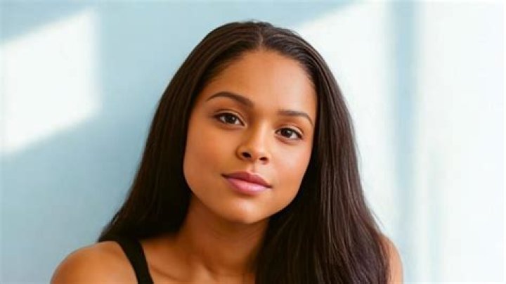 Ash Santos Height, Weight, Net Worth, Age, Birthday, Wikipedia, Who, Instagram, Biography