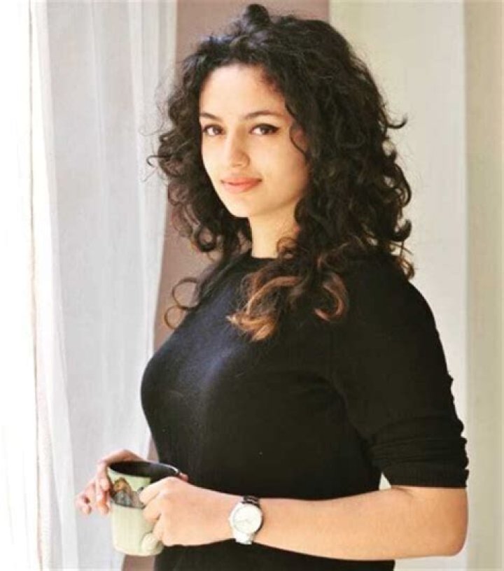 
Asha Adhikari Height, Weight, Net Worth, Age, Birthday, Wikipedia, Who, Nationality, Biography 
