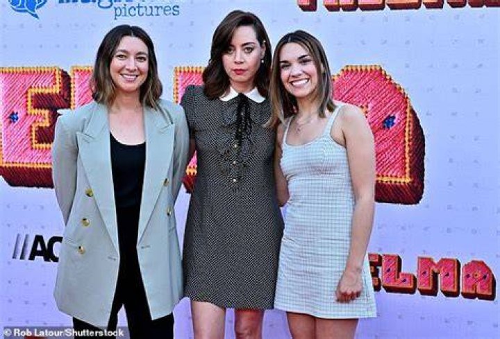 Aubrey Plaza Siblings: Meet Her Sisters Renee Plaza And Natalie Plaza, Parents And Net Worth