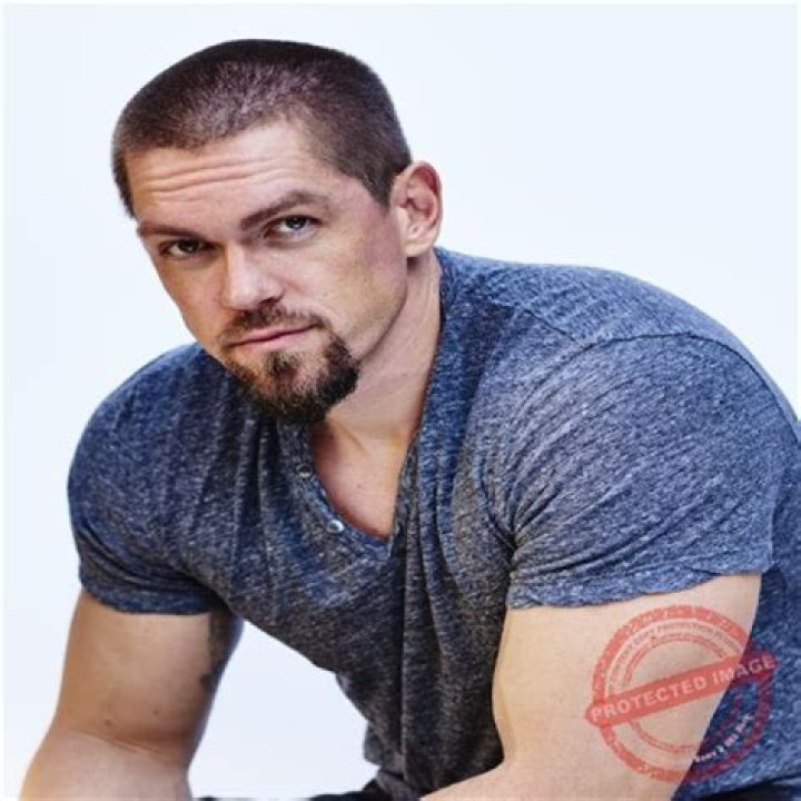 
Austin Parkinson Height, Weight, Net Worth, Age, Birthday, Wikipedia, Who, Nationality, Biography 