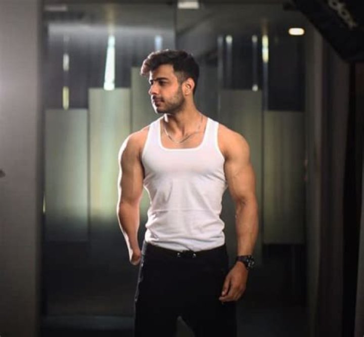 Azeem Ur Rehman Height, Weight, Net Worth, Age, Birthday, Wikipedia, Who, Instagram, Biography