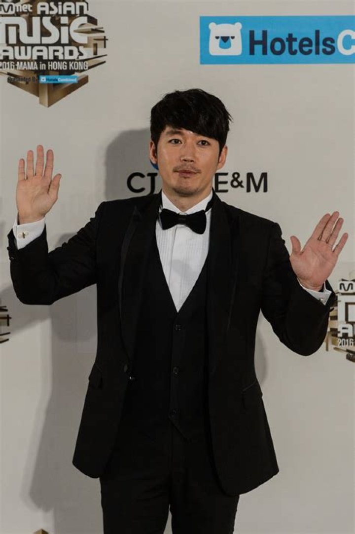 Bang Si-hyuk Height, Weight, Net Worth, Age, Birthday, Wikipedia, Who, Nationality, Biography