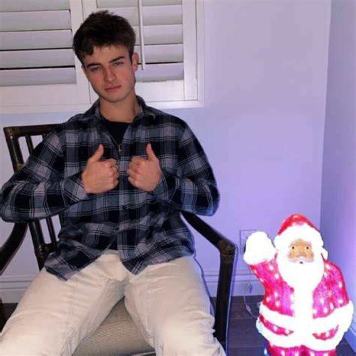 Benjamin Knepper Height, Weight, Net Worth, Age, Birthday, Wikipedia, Who, Instagram, Biography