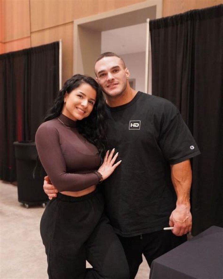 Bodybuilder Nick Walker Girlfriend Maria Carvajal Is A Fitness And Health Coach
