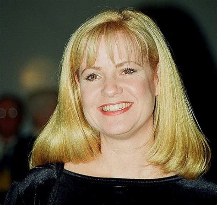 Bonnie Hunt Height, Weight, Net Worth, Age, Birthday, Wikipedia, Who, Instagram, Biography