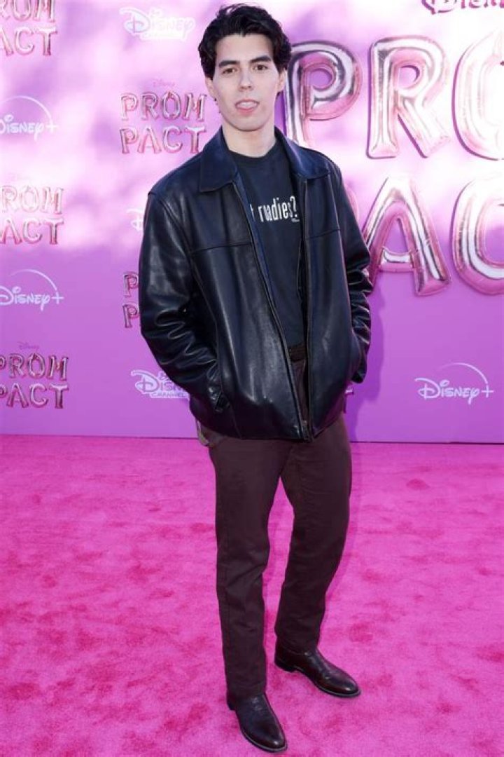 Braeden De La Garza Height, Weight, Net Worth, Age, Birthday, Wikipedia, Who, Nationality, Biography
