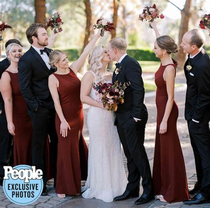 
Bride Surprises Groom at Their Wedding by Jokingly Blowing ‘Dust’ Off Her Vows: ’15 Years Together’ 