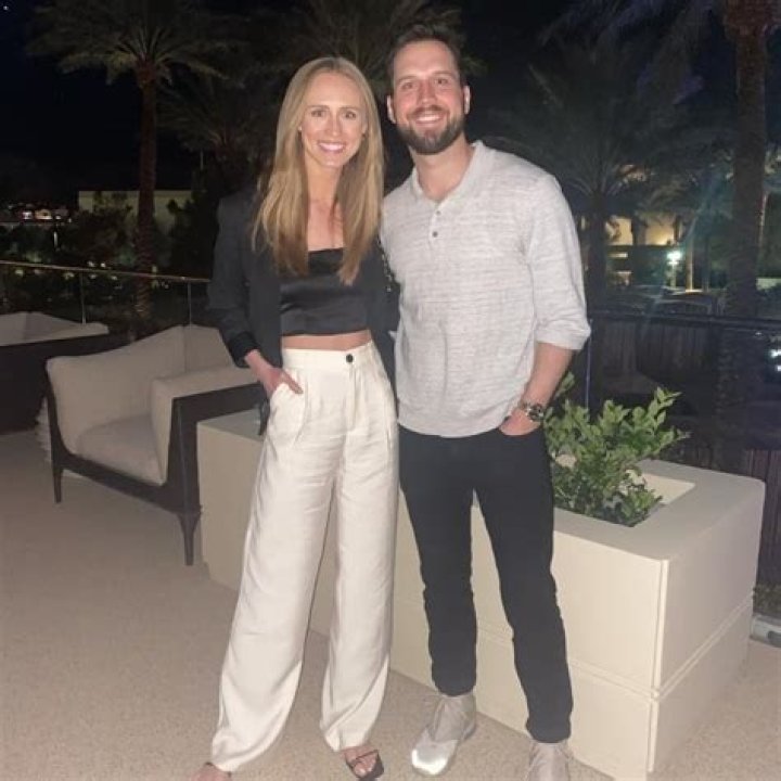 Cara and Dale Kennedy Height, Weight, Net Worth, Age, Birthday, Wikipedia, Who, Nationality, Biography