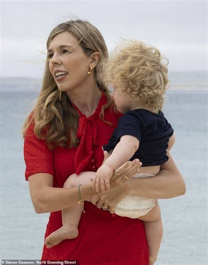 
Carrie Johnson And Zac Goldsmith Baby & Affair Details: Where Is She Today? 