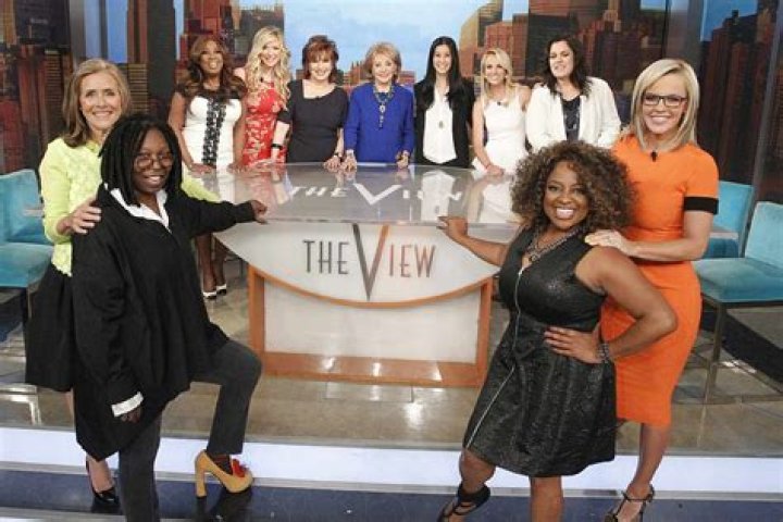 
Christiane Amanpour Remembers ‘Warrior Queen’ Barbara Walters: ‘She Did Not Suffer Fools Easily’ 