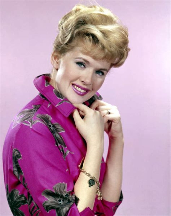 Connie Stevens Height, Weight, Net Worth, Age, Birthday, Wikipedia, Who, Nationality, Biography