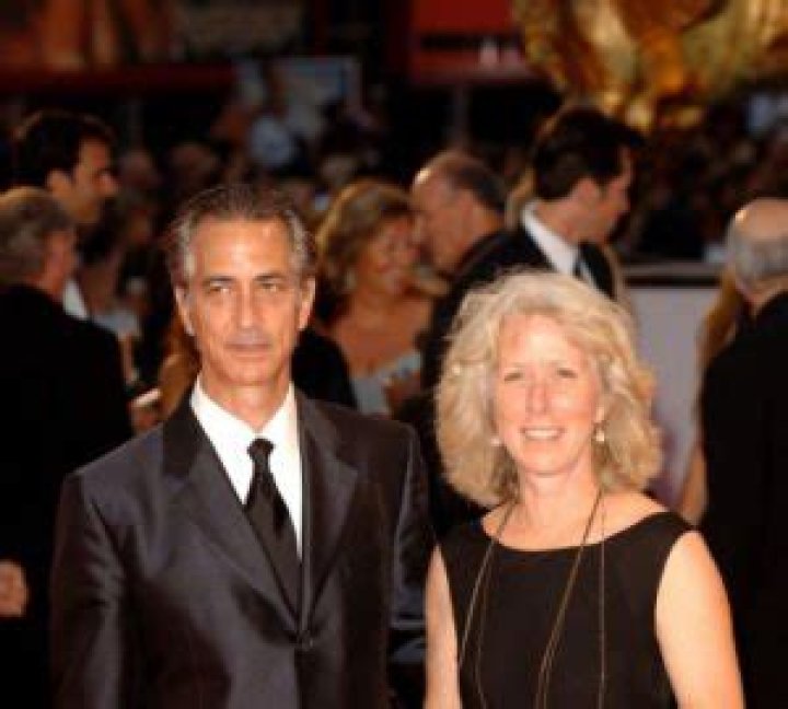 David Strathairn is Married to Wife: Logan Goodman. Kids: Tay, Ebberly
