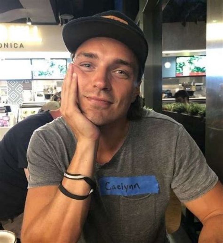 Dean Michael Unglert Height, Weight, Net Worth, Age, Birthday, Wikipedia, Who, Instagram, Biography