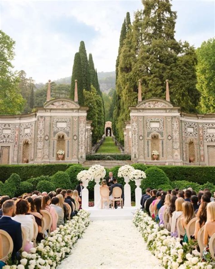 
Details on Lautaro Martinez Wedding and Wife Agustina Gandolfo 