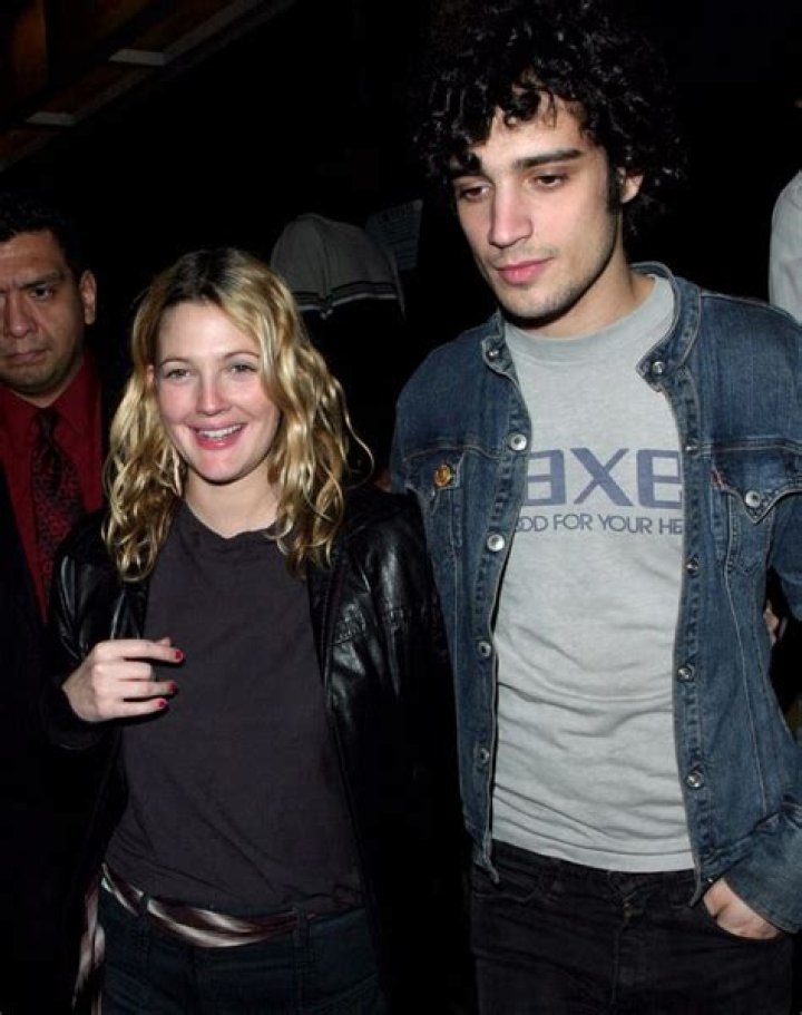 
Does Drew Barrymore Have A Wife? Sexuality Questions Answered 