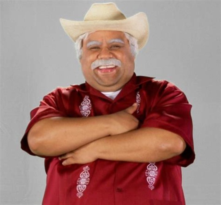 
Don Cheto is Married to Wife: Enriqueta Tiejo. Kids: Diego, Sanjuana 