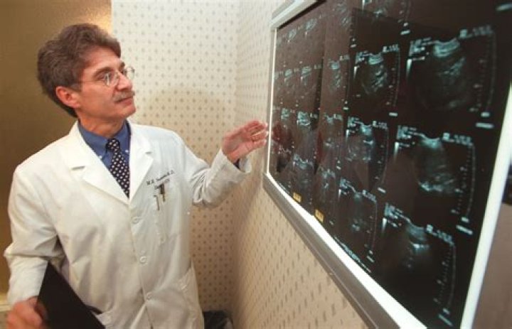 
Dr Robert Neulander Height, Weight, Net Worth, Age, Birthday, Wikipedia, Who, Nationality, Biography 