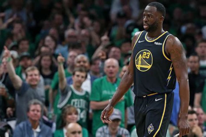 
Draymond Green to Step Away from Warriors for a Few Days As Team Investigates Leak of Punch Video 