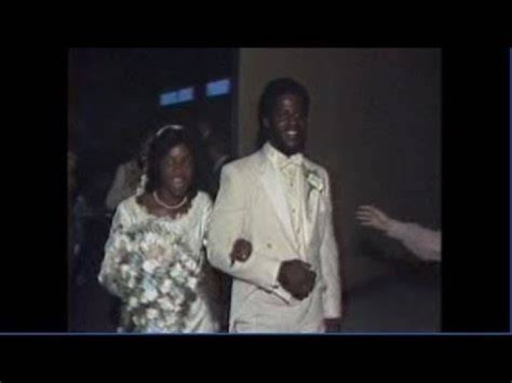 Earl Campbell is Married to Wife: Reuna Smith. Kids: Tyler Campbell, Christian Campbell.