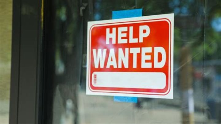 
Economy adds 263K jobs in September, unemployment ticks down 