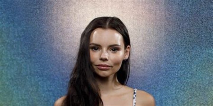 
Eline Powell’s Biography: Age, Husband, Net Worth, Parents 