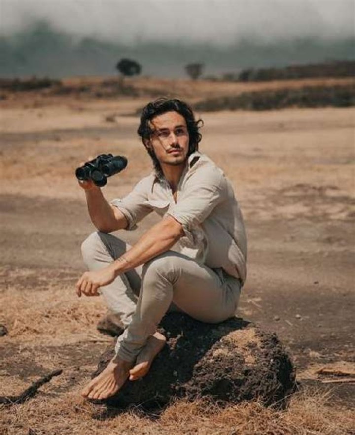 
Enzo Carini Height, Weight, Net Worth, Age, Birthday, Wikipedia, Who, Nationality, Biography 