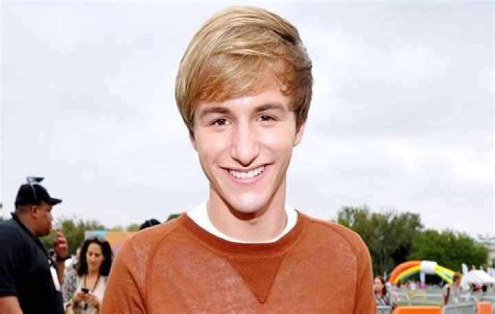 Ethan Cruikshank Height, Weight, Net Worth, Age, Birthday, Wikipedia, Who, Nationality, Biography