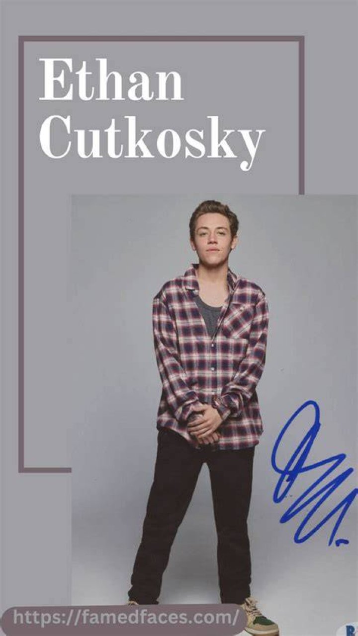 Ethan Cutkosky Height, Weight, Net Worth, Age, Birthday, Wikipedia, Who, Nationality, Biography