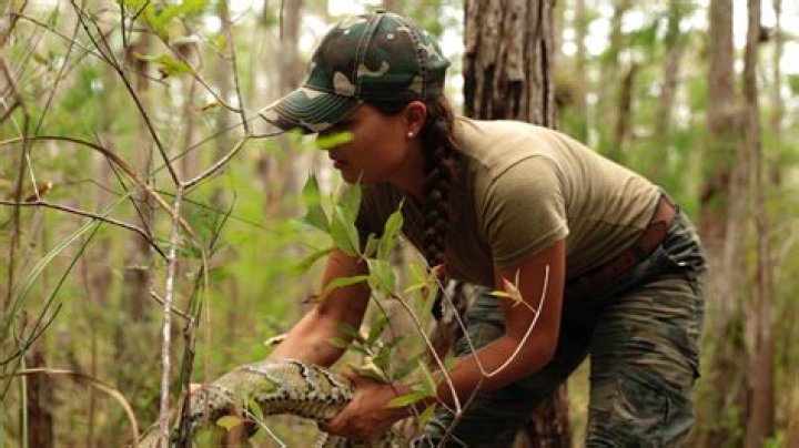 Facts About New Hunter Anna Ribbeck On Swamp People