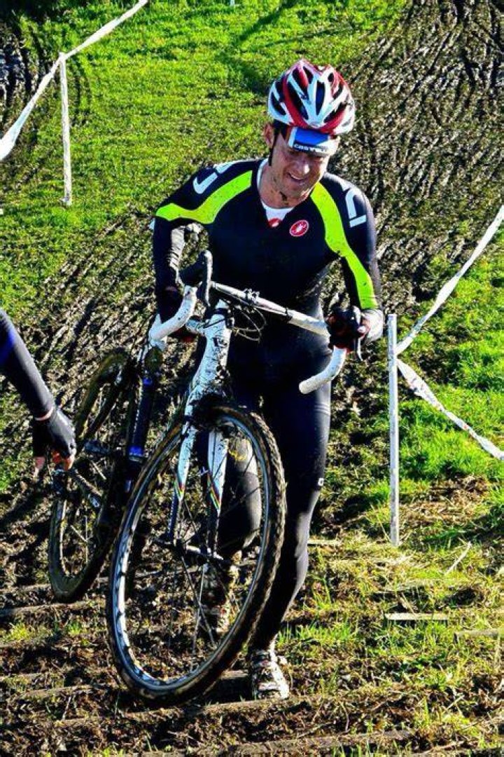 
Famous Scottish Mountain Biker, Rab Wardell, 37, dies from a heart attack 