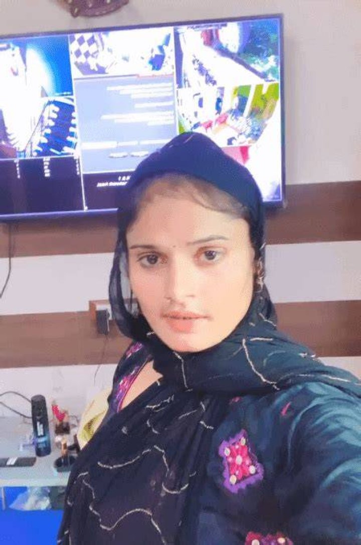 
Farmani Naaz Height, Weight, Net Worth, Age, Birthday, Wikipedia, Who, Nationality, Biography 