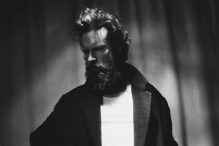 Father John Misty Height, Weight, Net Worth, Age, Birthday, Wikipedia, Who, Nationality, Biography