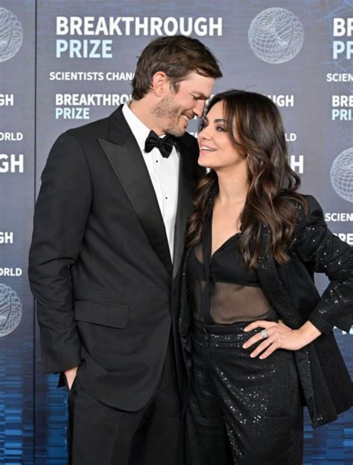 
GoFundMe’s Year in Help: Mila Kunis and Ashton Kutcher Lead List of Generous Stars — and More to Smile About 