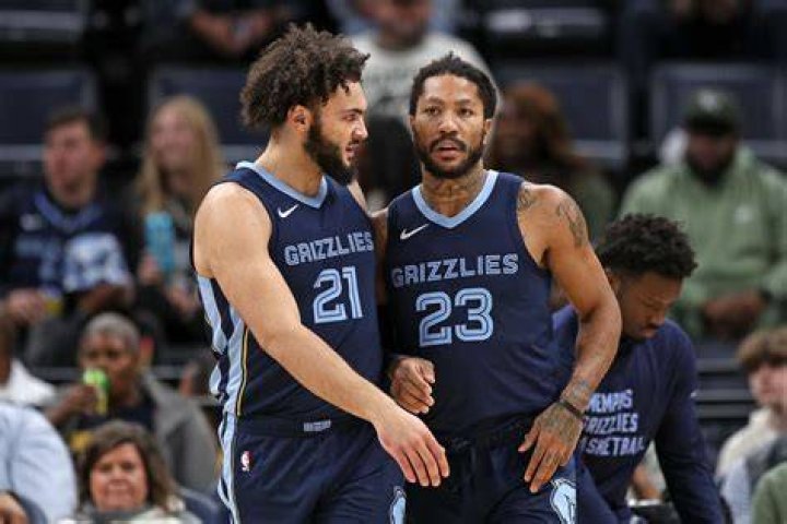 
Grizzlies Power Forward David Roddy Made His Parents Proud Form His Achievements As The Youngest Kid 