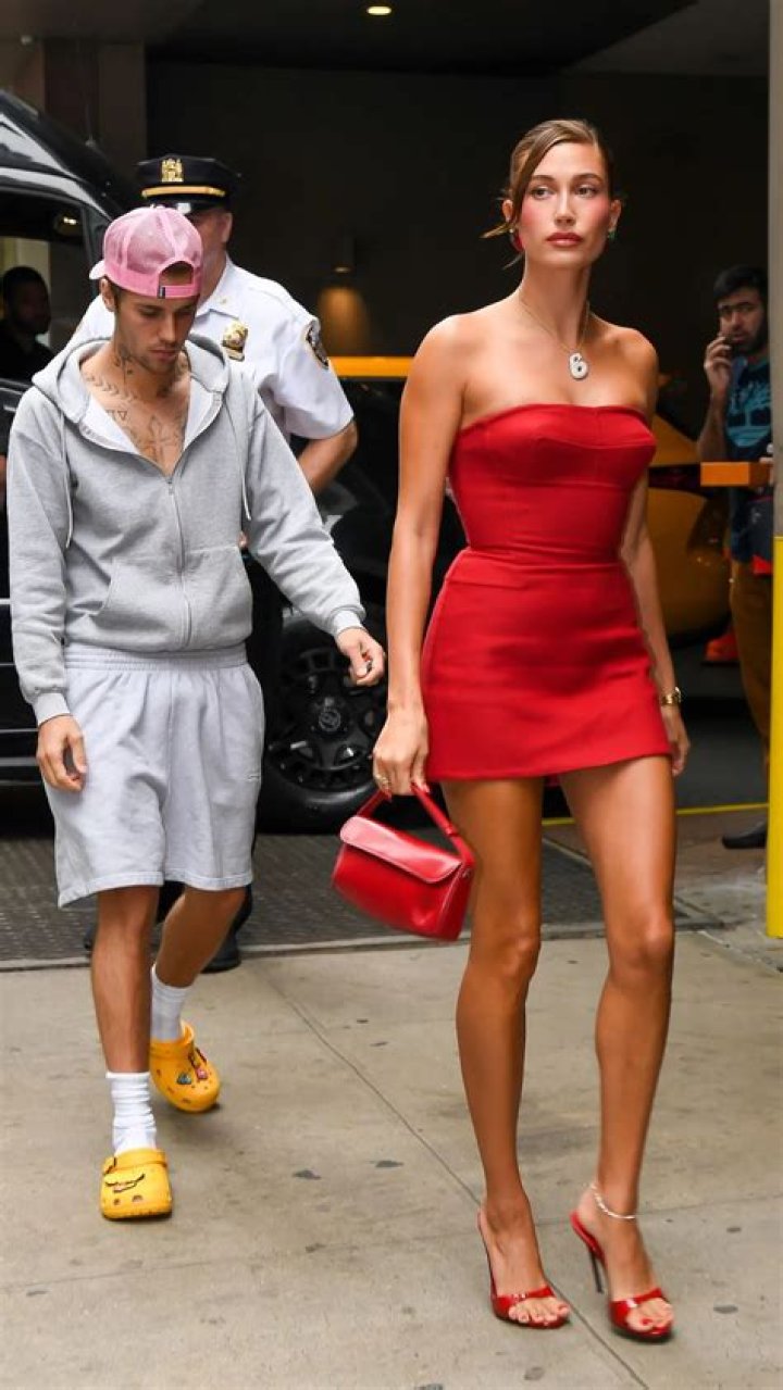 
Hailey Bieber Throws It Back to a Major ’90s Runway Fashion Moment for Halloween — See Her Look! 