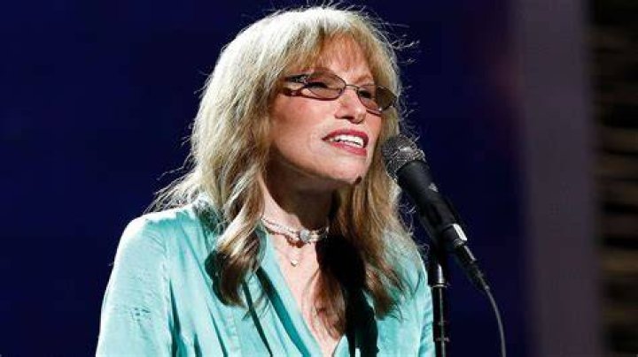 
How Old Is Carly Simon? 